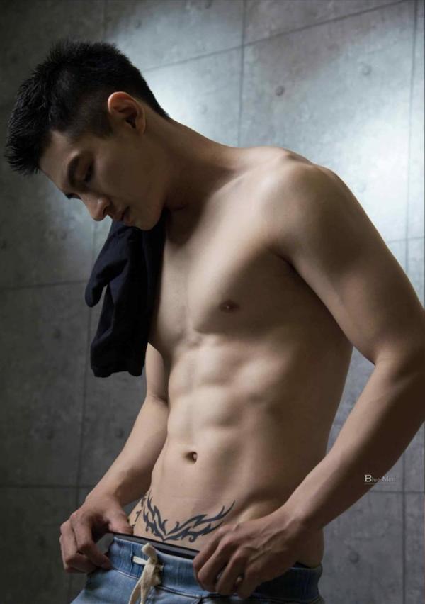 VIRILE-No.02-ebook--bts-video